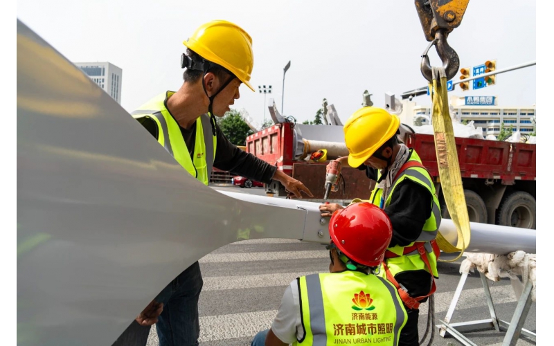 濟(jì)南工業(yè)南路LED路燈升級改造完成