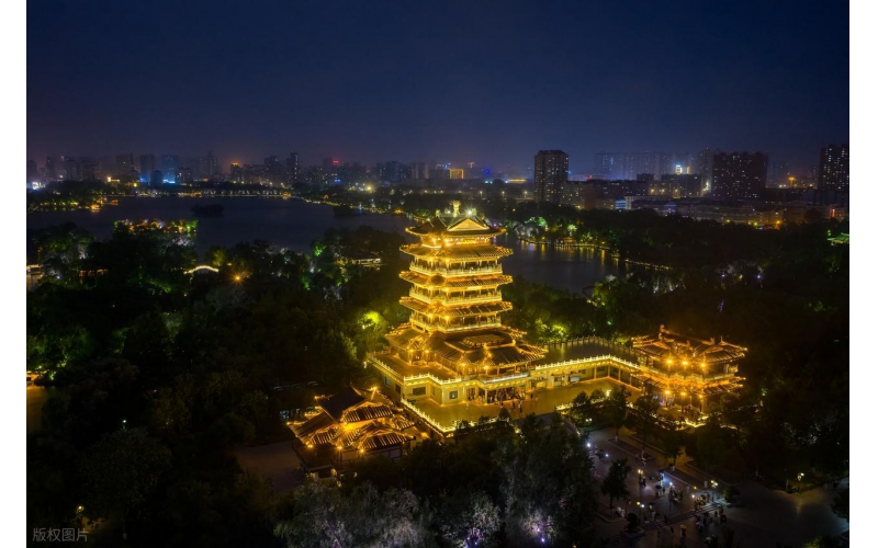 光影泉城，璀璨之夜——濟(jì)南夜景亮化工程點(diǎn)亮城市新名片